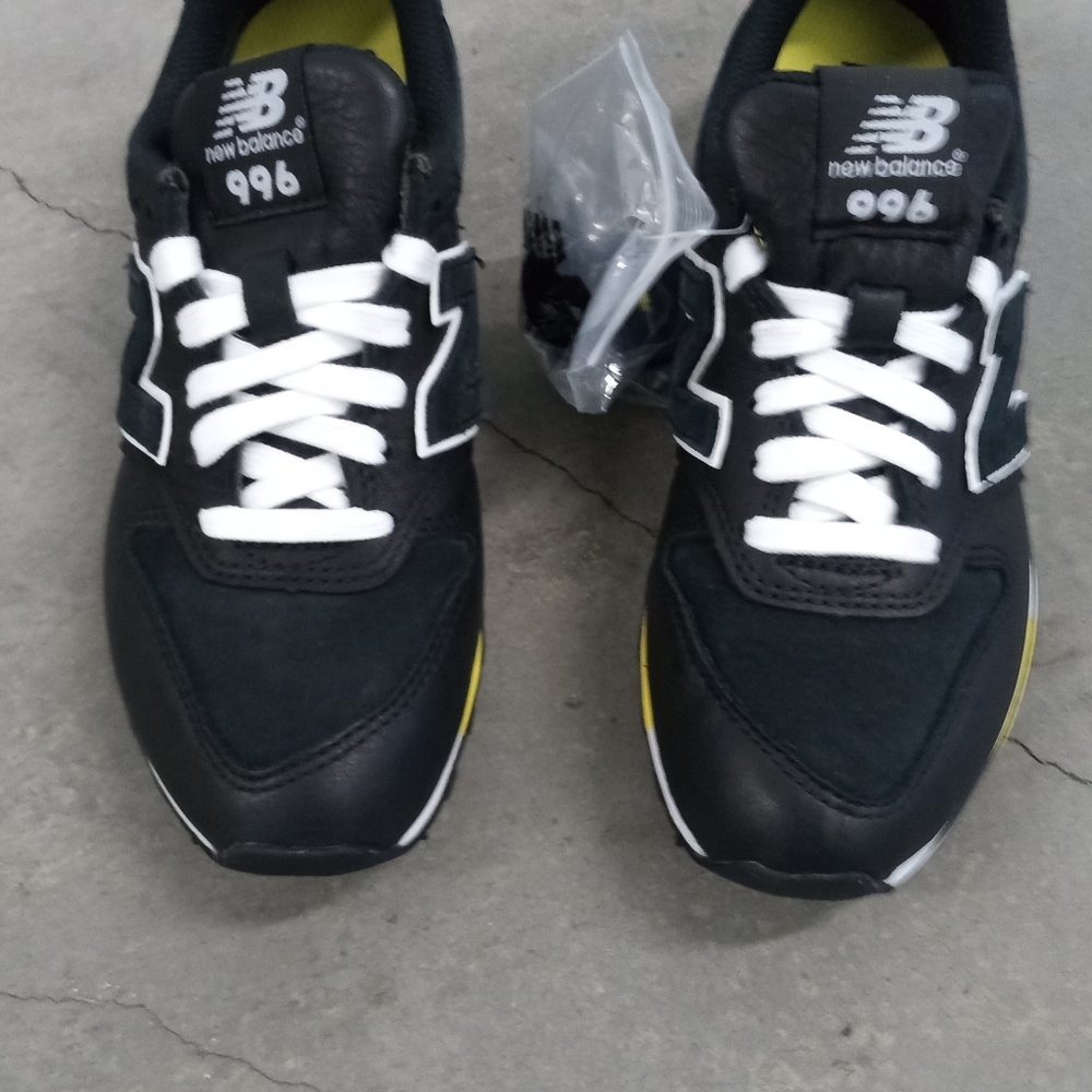 The new balance shoes for boys size5